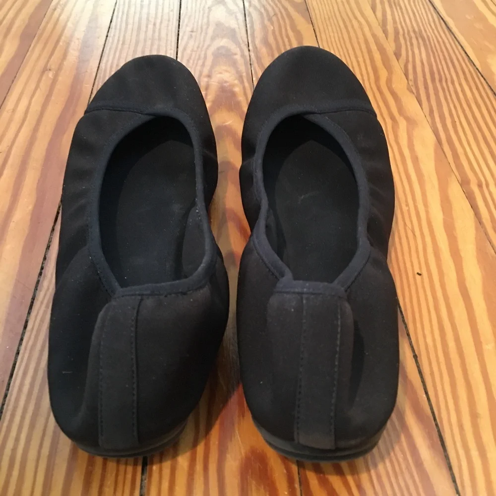 Host Pick: e360 Easy Spirit Flats 10M - Picture 3 of 6